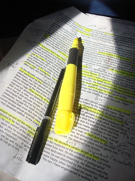 Source: http://commons.wikimedia.org/wiki/File:Highlighter_pen_-photocopied_text-9Mar2009.jpg